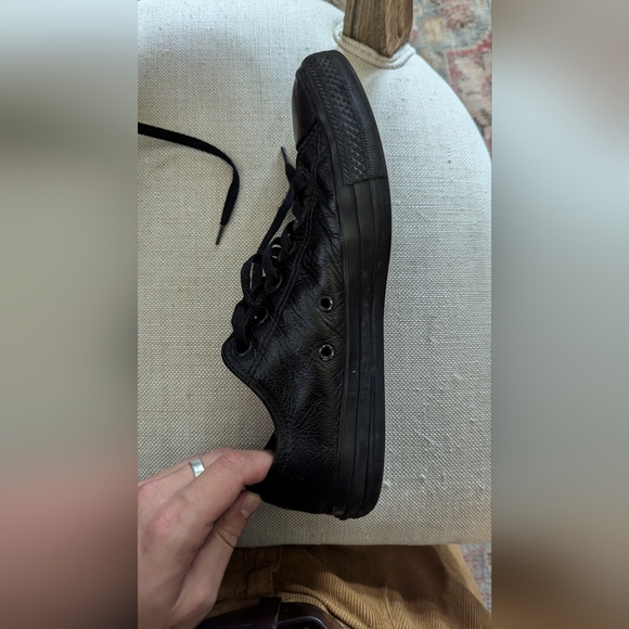Chuck Taylor All Star Mono Leather Low Top - Picture 7 of 15